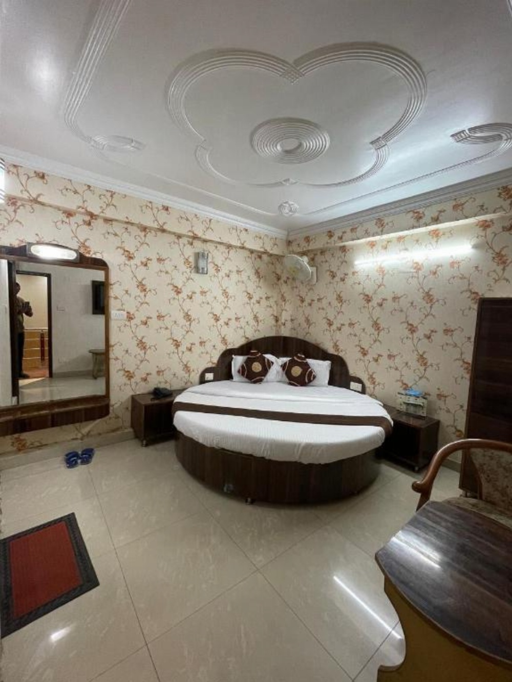 Room image 2