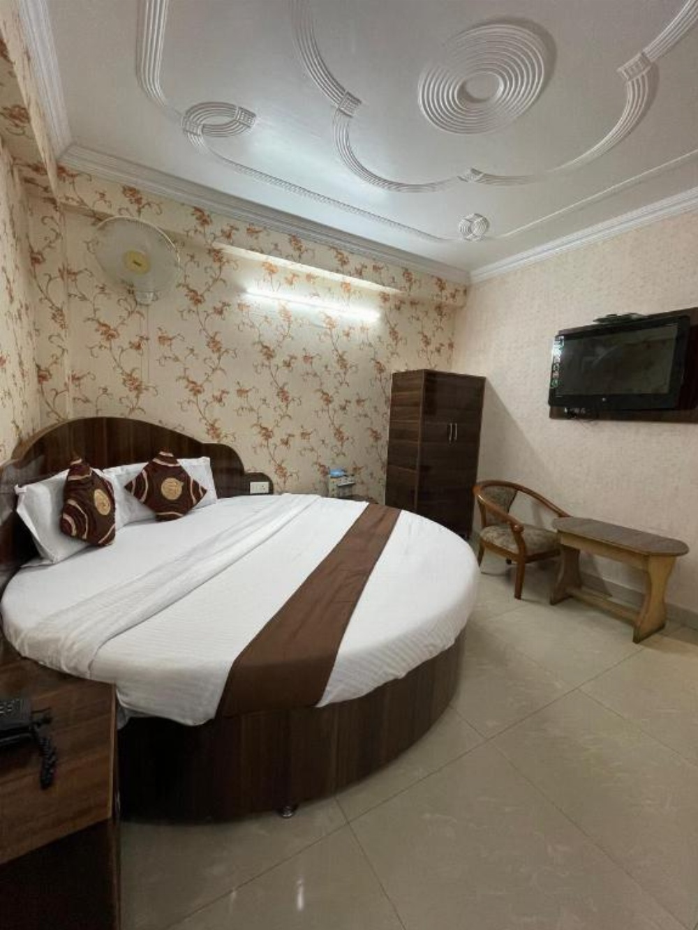 Room image 3