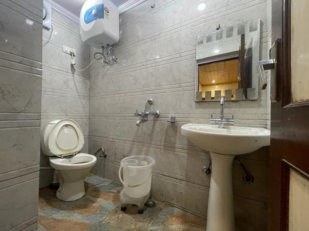 Room image 5
