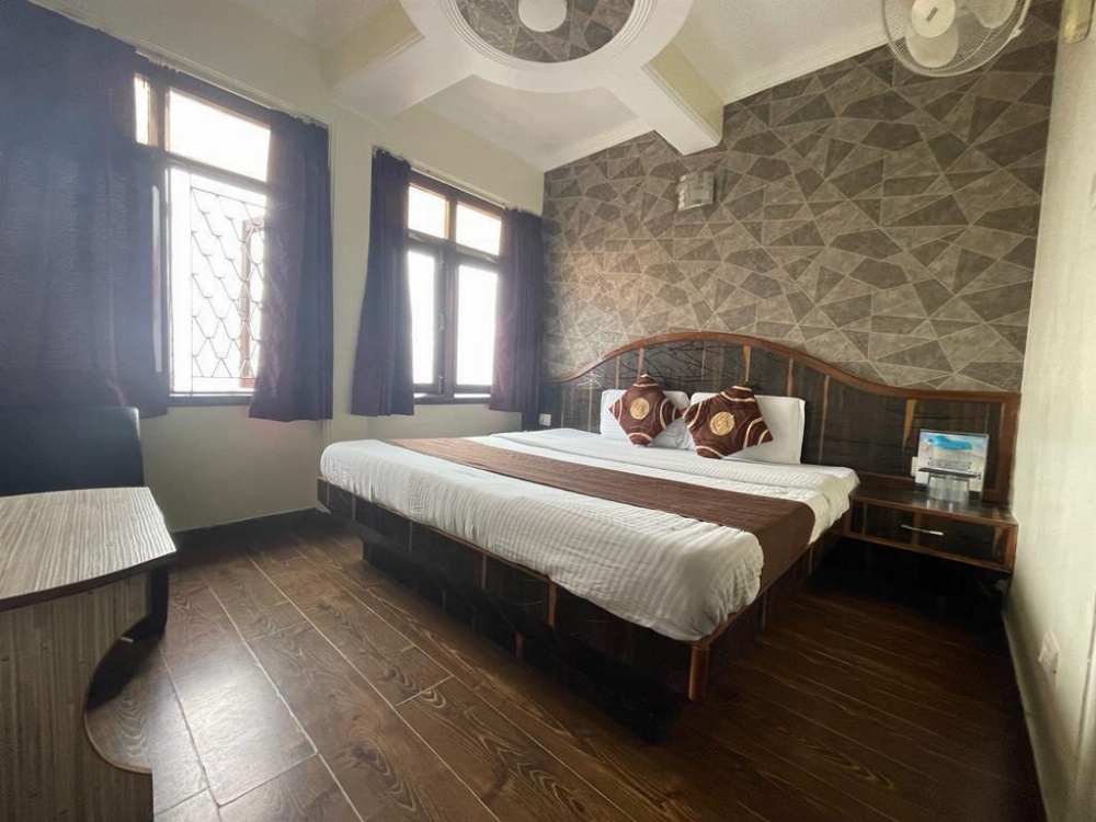 Room image 4