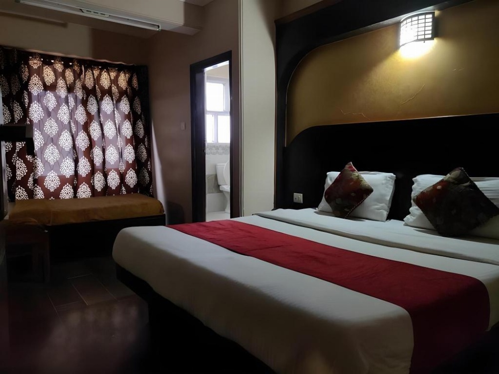 hotel sidharth regency