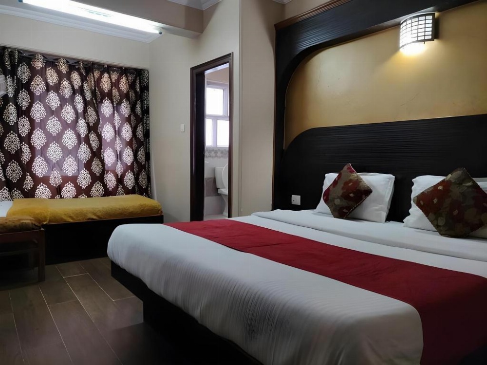 hotel sidharth regency